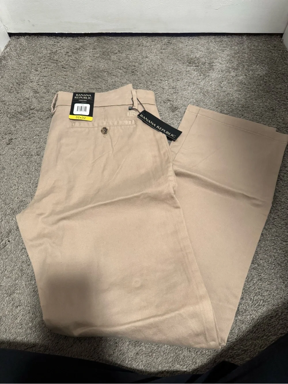 Banana Republic Men’s Chinos - Light Khaki/Tan
